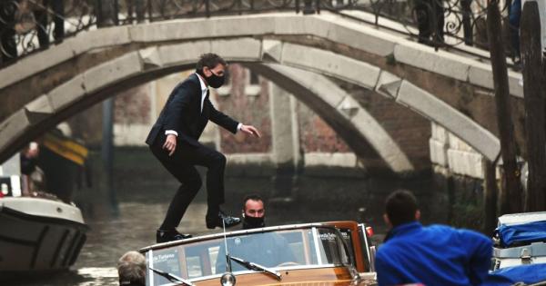 Tom Cruise enchante Venise avec des sauts spectaculaires entre les taxis dans le canal