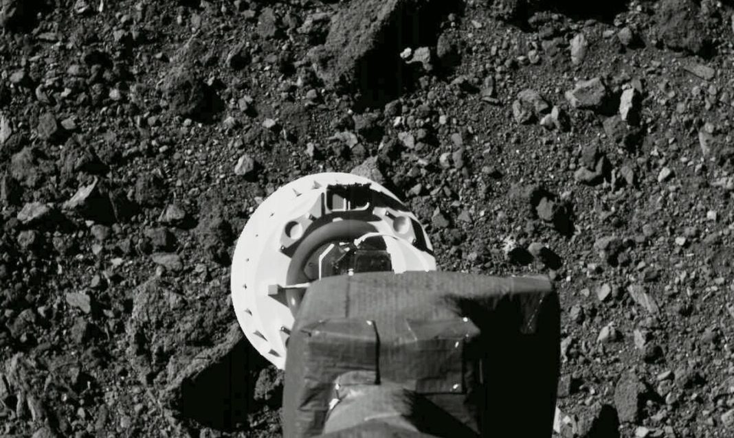 Une sonde de la NASA atteint un astéroïde et recueille des échantillons