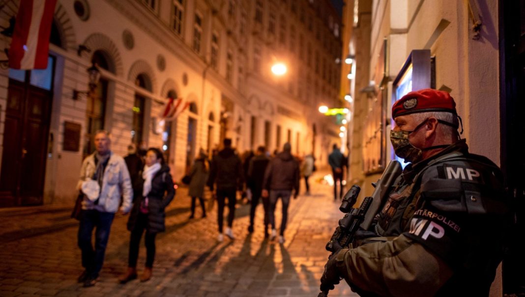 Attentat à Vienne, c'est l'affrontement au sein du gouvernement autrichien sur le djihadiste libéré il y a un an