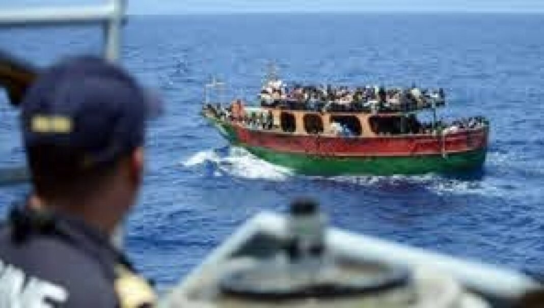 Les rejets illégaux de migrants, accusent le directeur de Frontex 