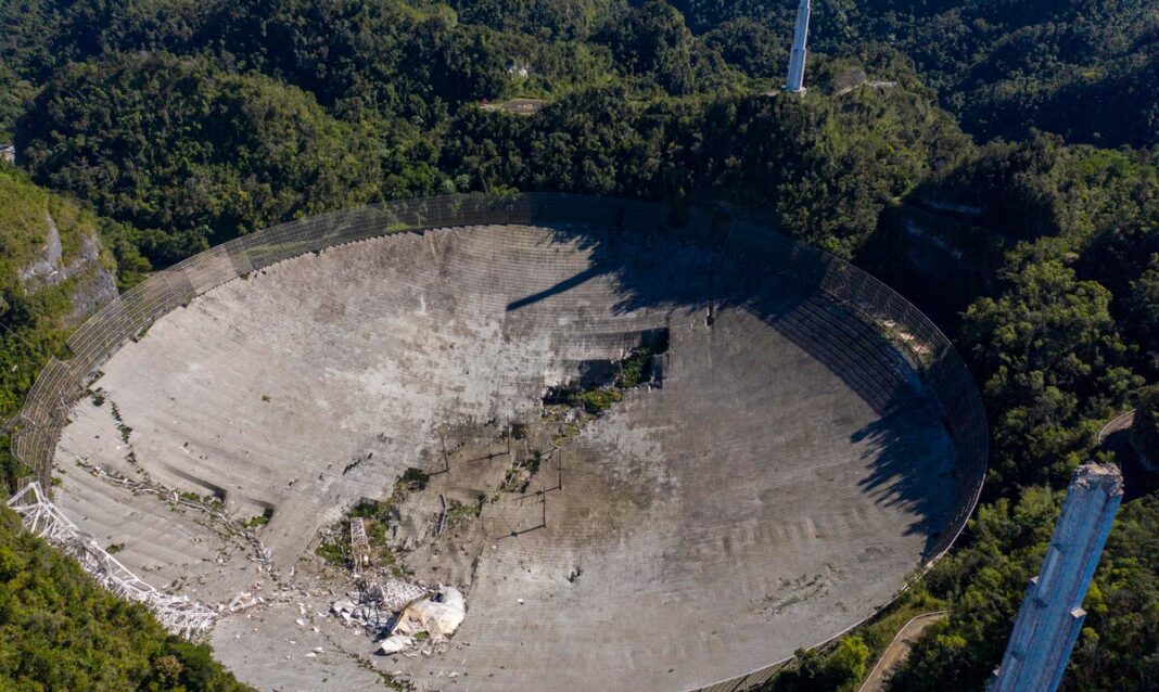 Des scientifiques présentent à Arecibo les plans de construction d'un radiotélescope moderne
