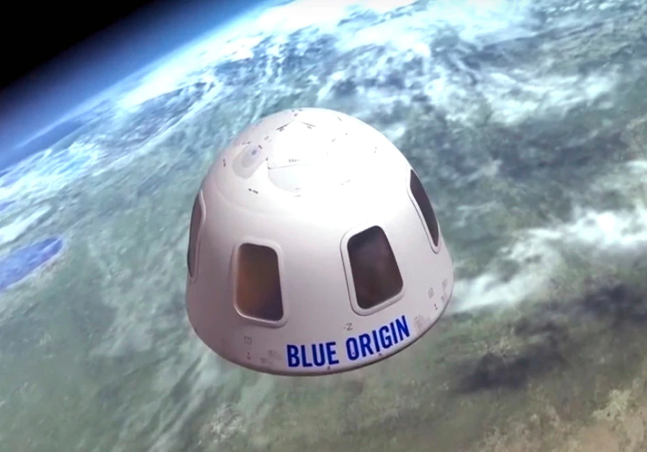 La capsule est entièrement automatique, ce qui évite d'avoir à transporter du personnel qualifié pour le court vol. La fusée Virgin Galactic de Branson nécessite deux pilotes.