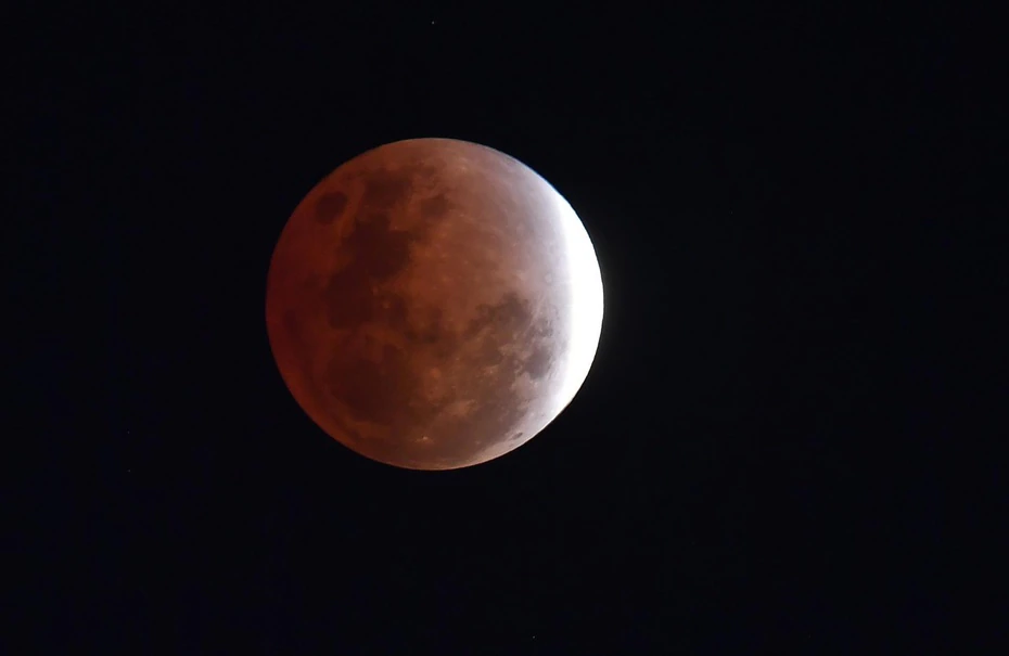 L'éclipse s'est produite après que l'ombre de la Terre ait recouvert la Lune à 97 %.