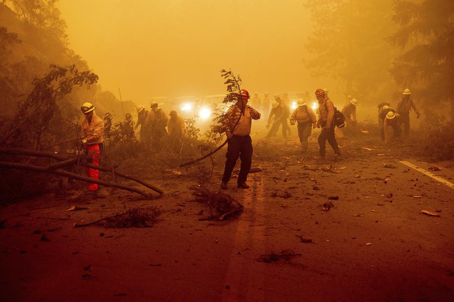 Des unités de lutte contre les incendies d'autres États ont uni leurs forces en Californie pour tenter de maîtriser le Dixie Fire, l'un des plus de 100 incendies de forêt actifs dans 14 États situés principalement dans l'ouest des États-Unis.