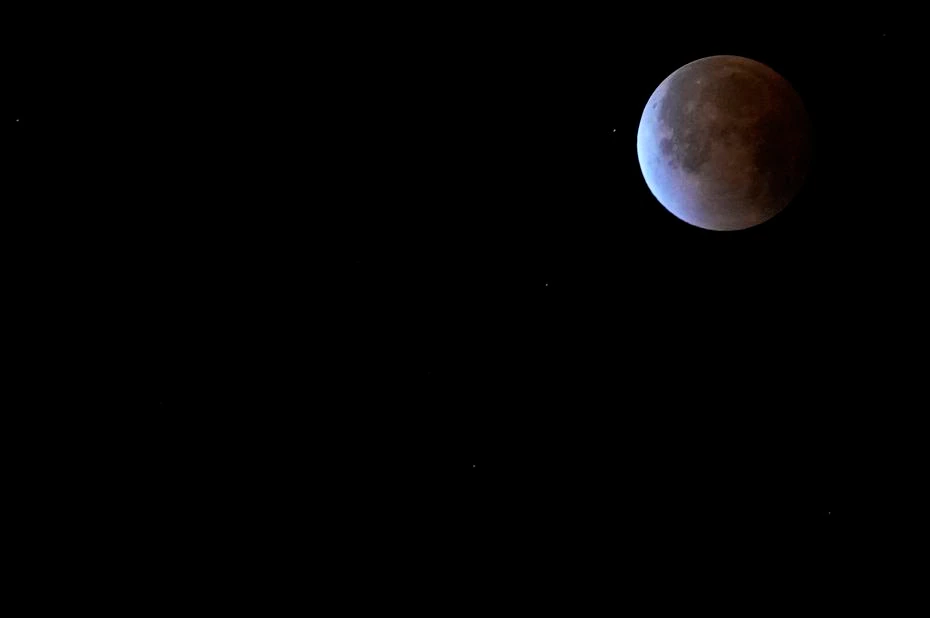 Voici à quoi ressemblait l'éclipse lunaire depuis La Paz, en Bolivie.